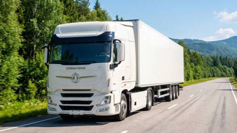 В Кирове стартовали продажи обновленного тягача Dongfeng GX PRO