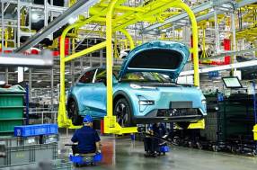 Кировский блогер Александр Ивлев посетил завод Changan в Китае