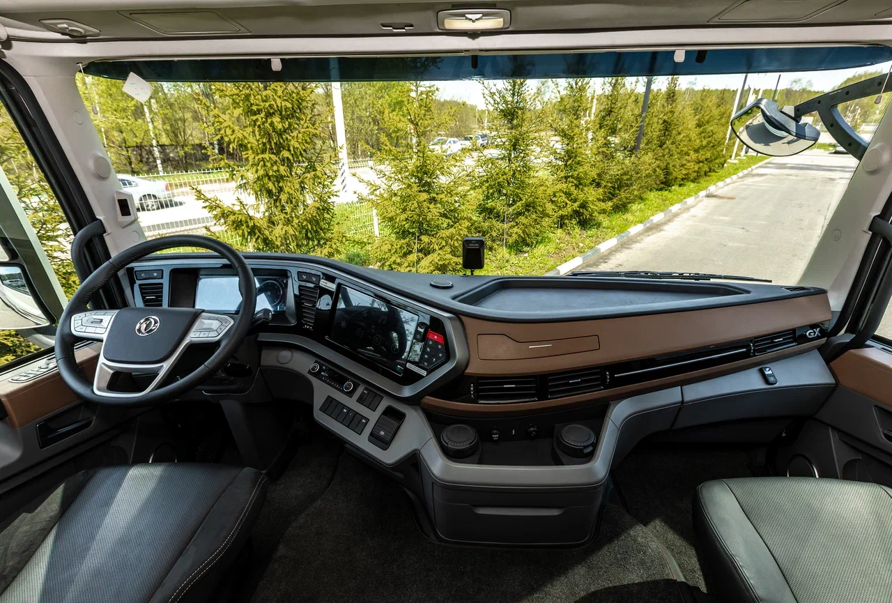 В Кирове стартовали продажи обновленного тягача Dongfeng GX PRO